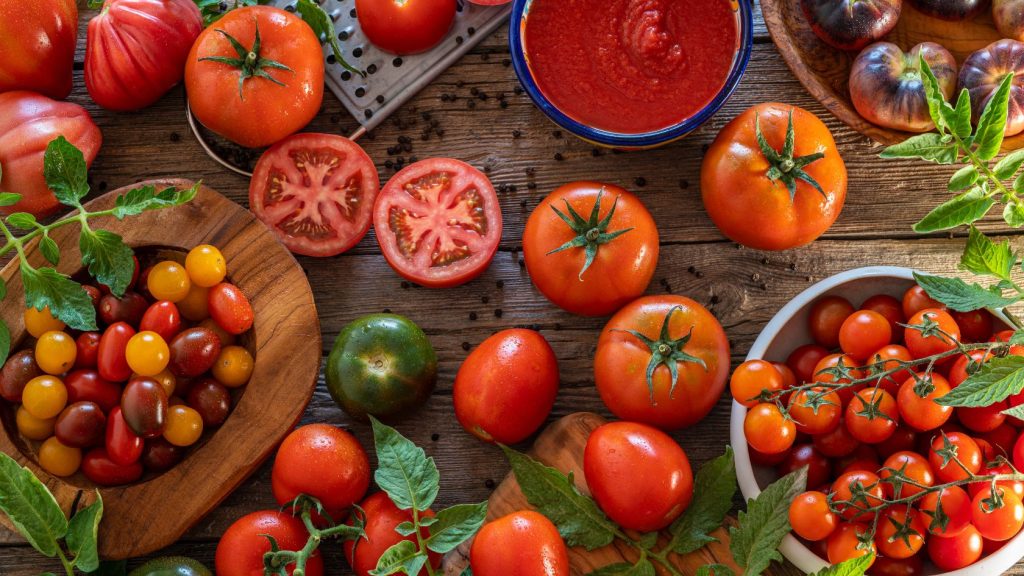 A wide selection of tomatoes that can be grown for self sufficiency.